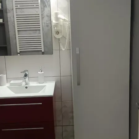 Aliana Ibo * 那沃达利